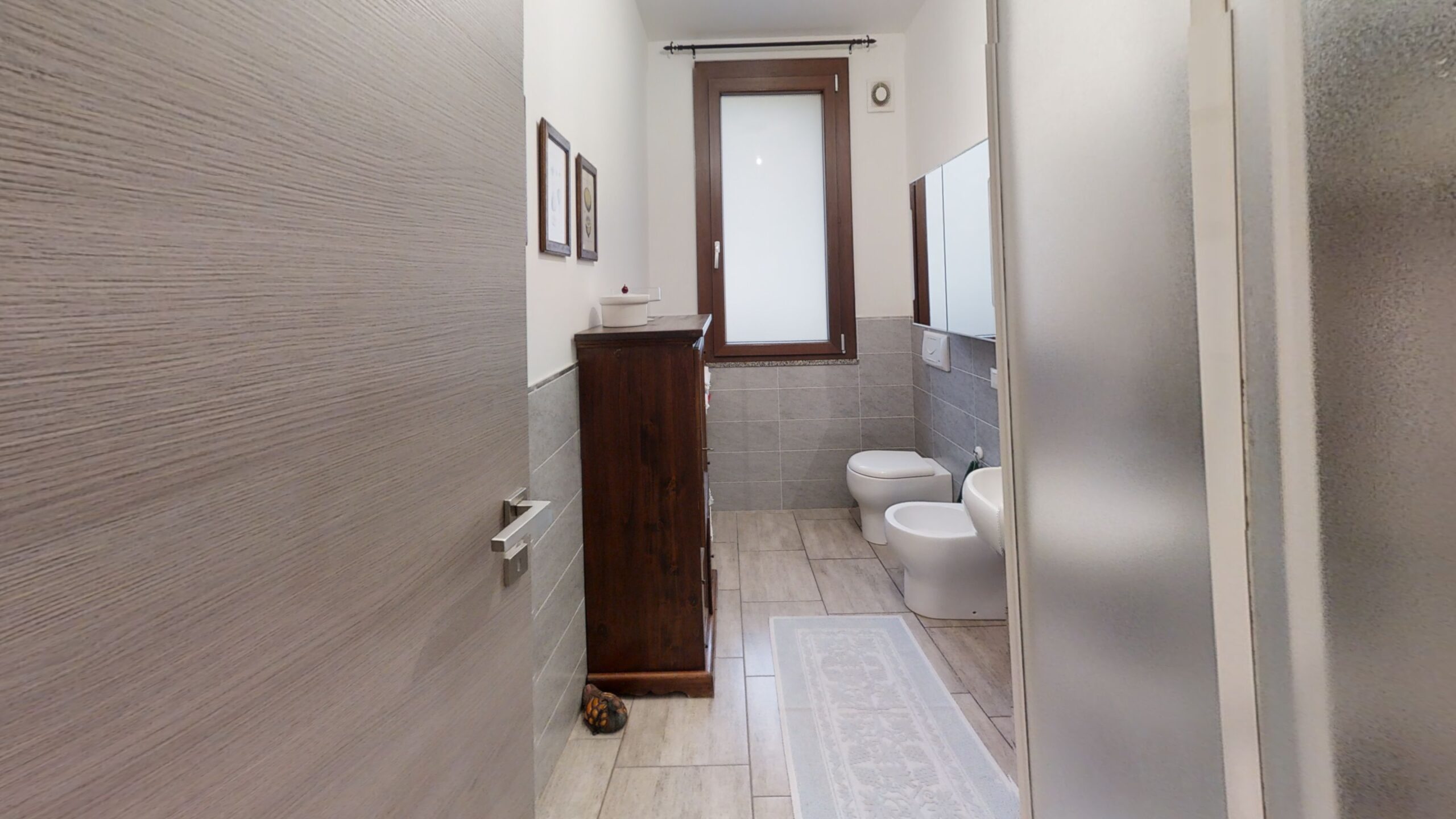 Cristiana-De-Maria-Agente-Immobiliare-Remax-Incontro-Bathroom