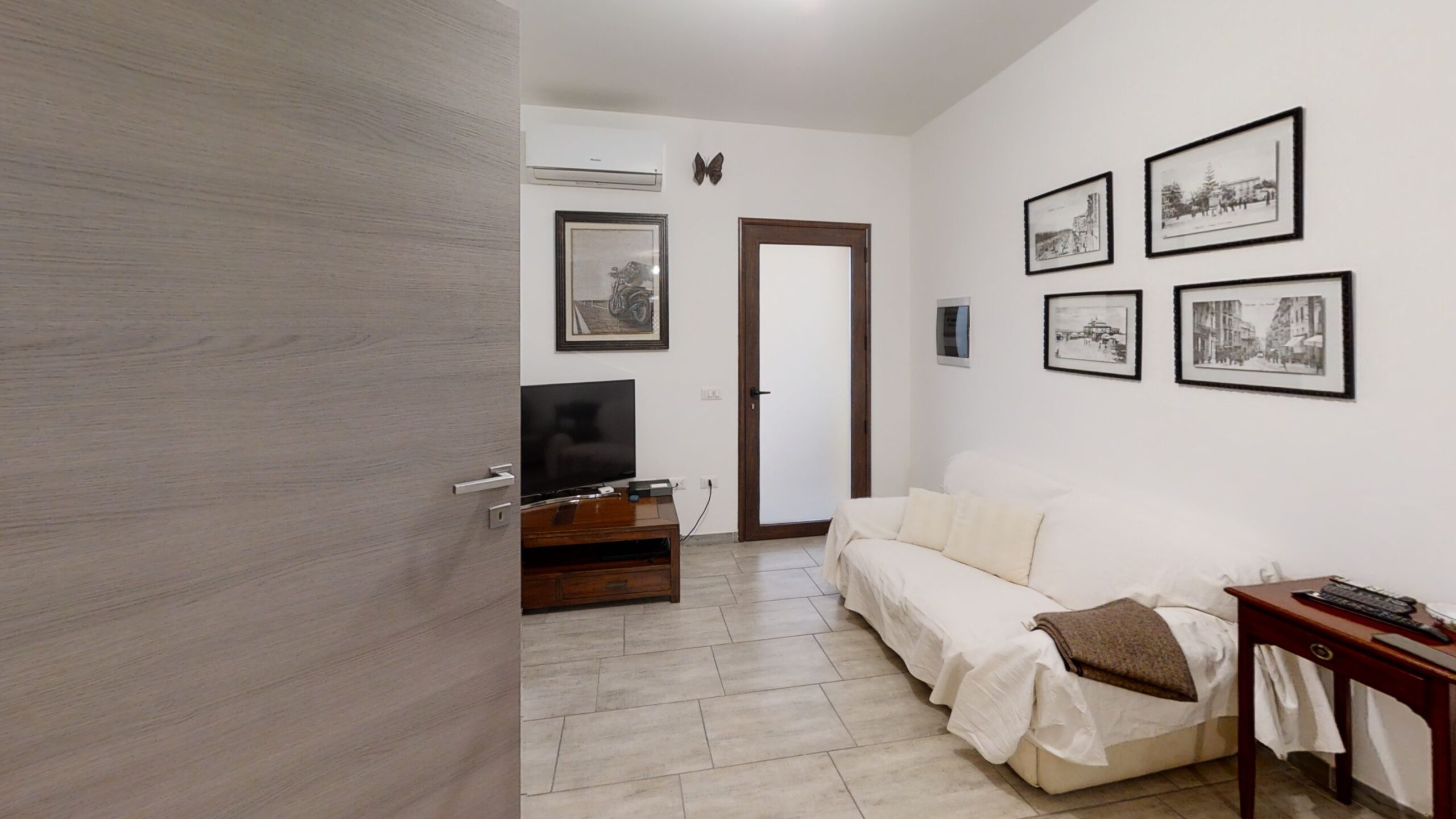 Cristiana-De-Maria-Agente-Immobiliare-Remax-Incontro-Bedroom(1)